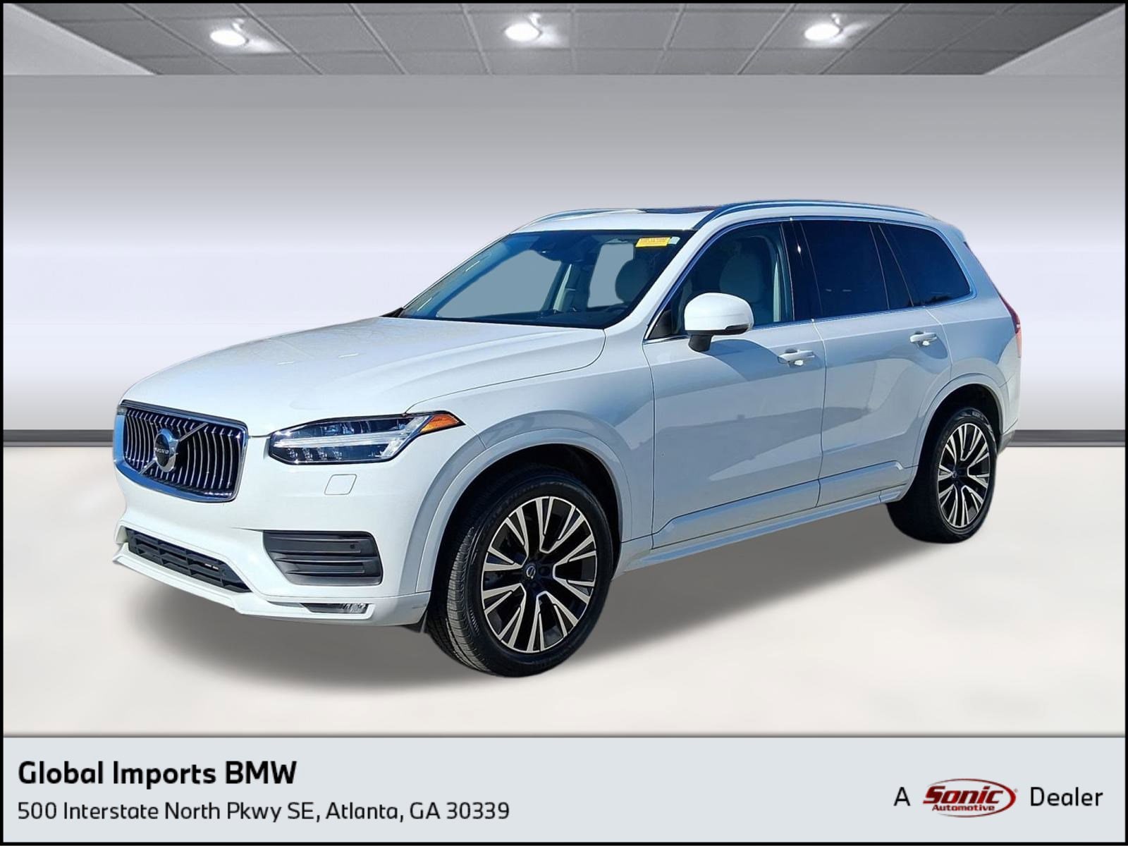 2021 Volvo XC90 Momentum's photo