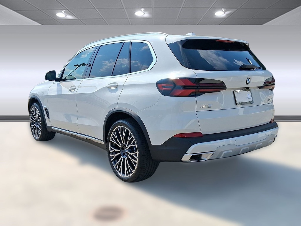 New 2026 BMW X5 sDrive40i SUV