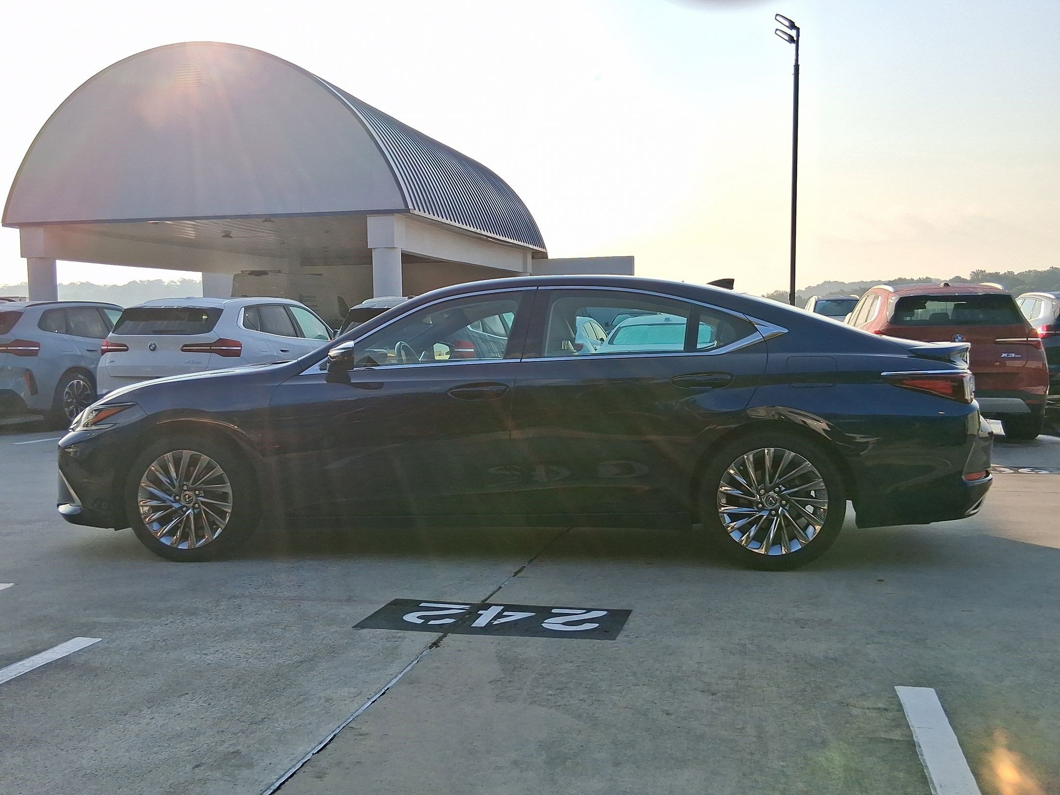 2024 Lexus ES 350 Ultra Luxury photo 2