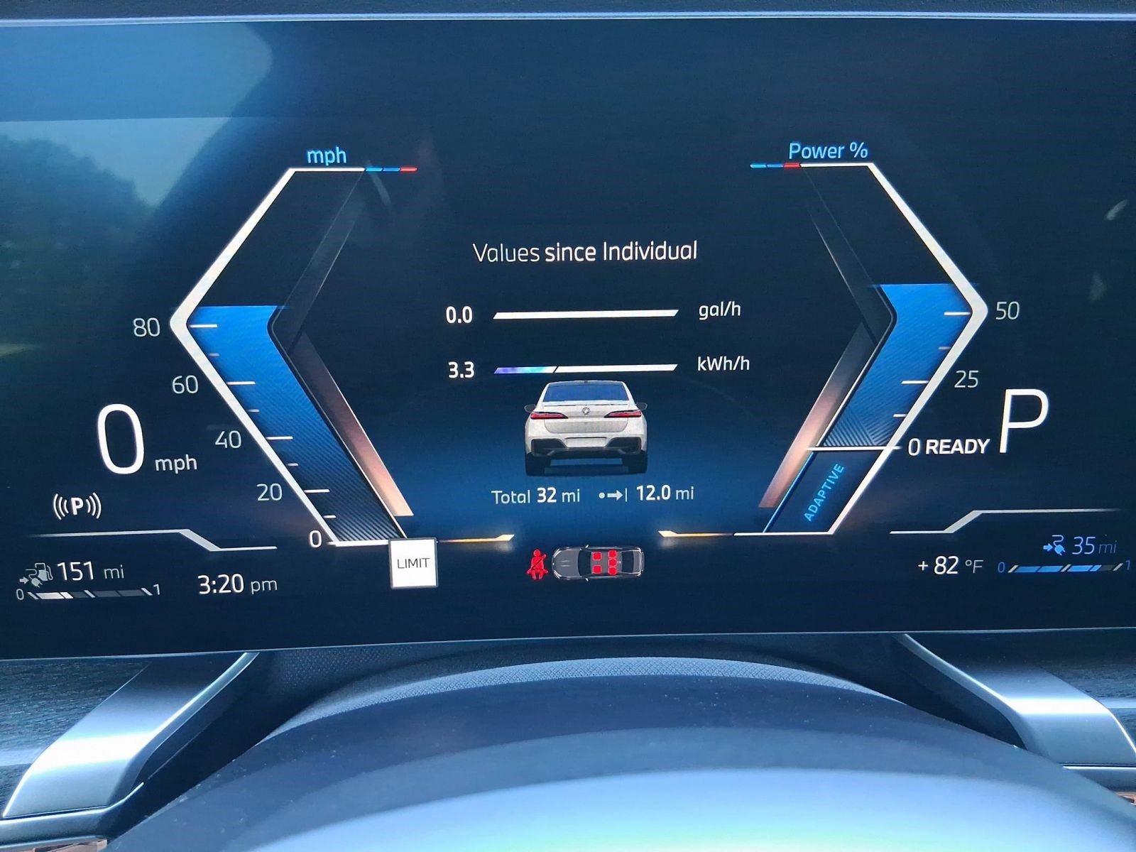 2026 BMW 7 Series 750e - Photo 17