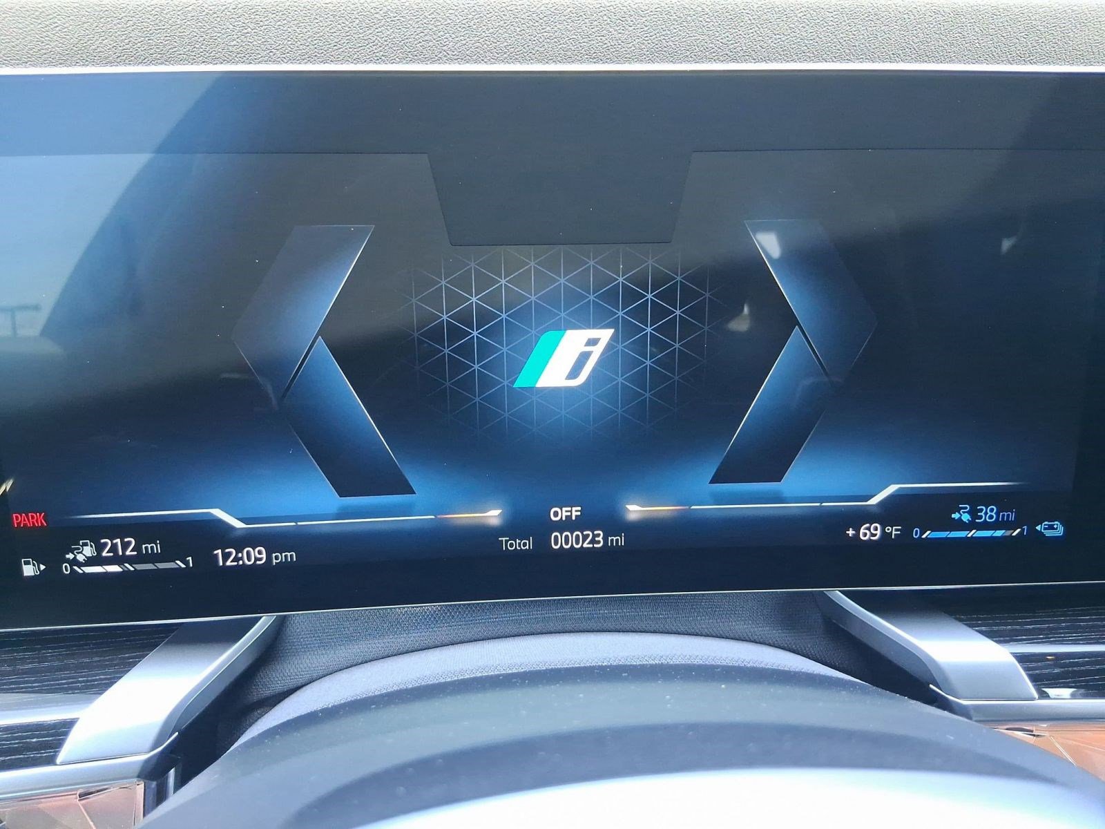 2026 BMW 7 Series 750e - Photo 12