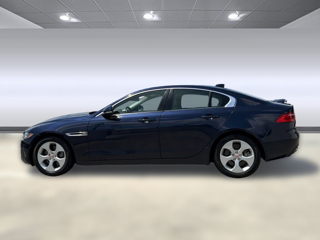 Used 2018 Jaguar XE 25t Sedan