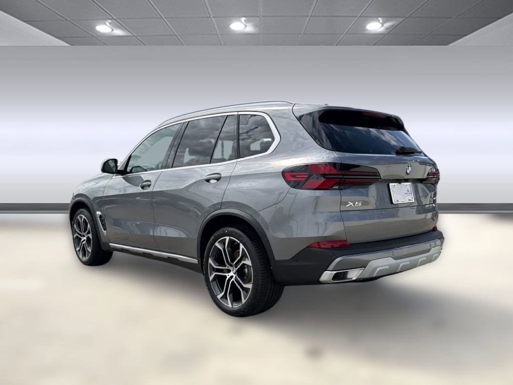 New 2026 BMW X5 sDrive40i SUV