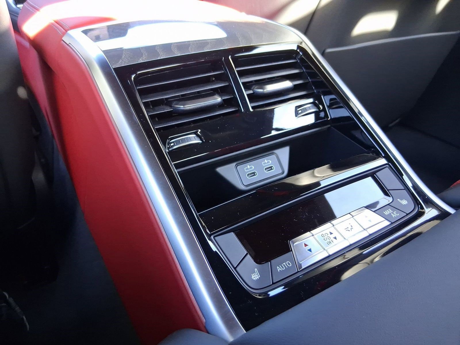 2026 BMW 8 Series 840i - Photo 30