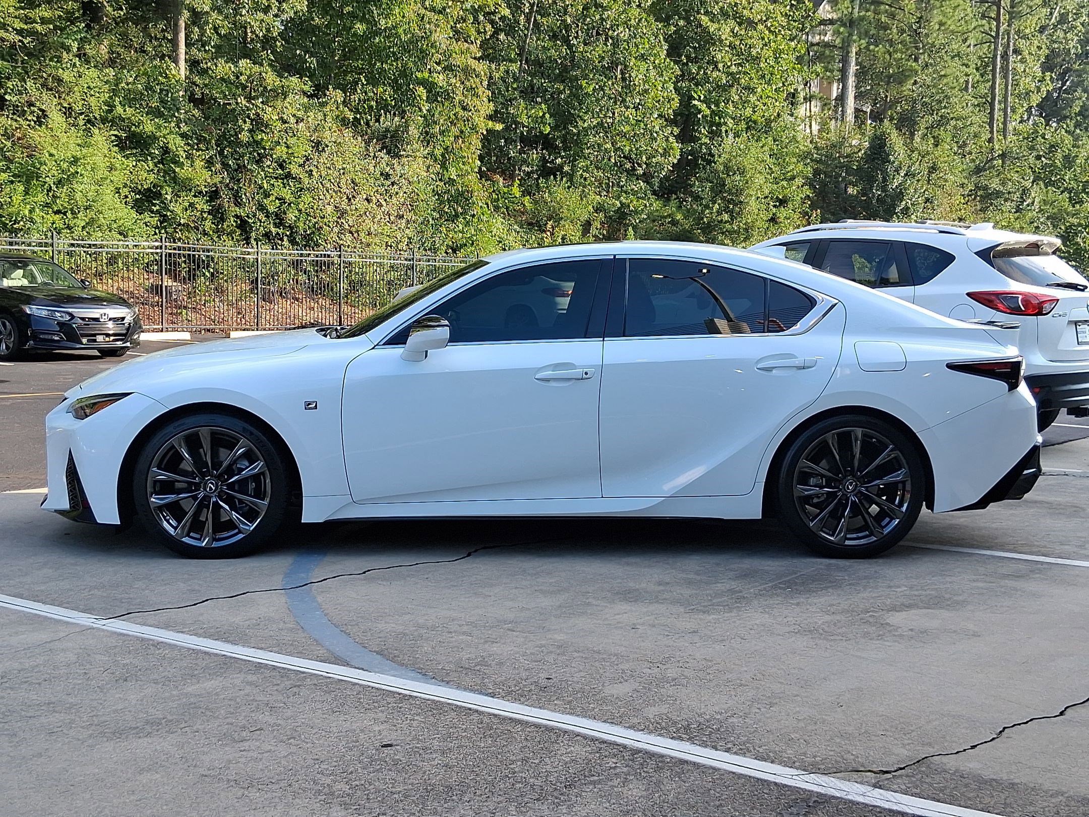 2022 Lexus IS 350 F SPORT photo 2