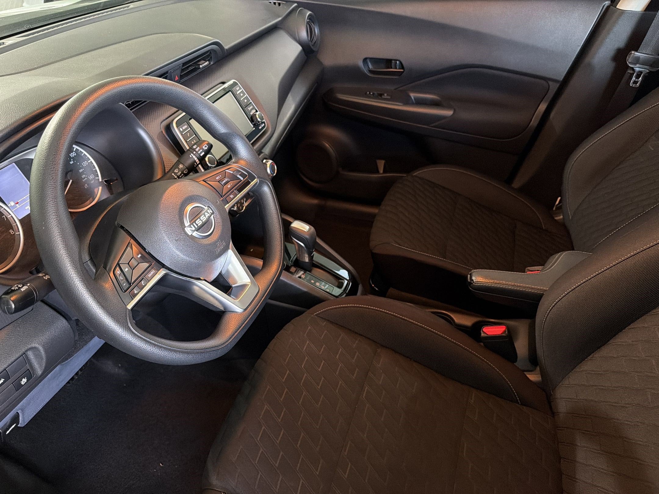 Kicks S SUV