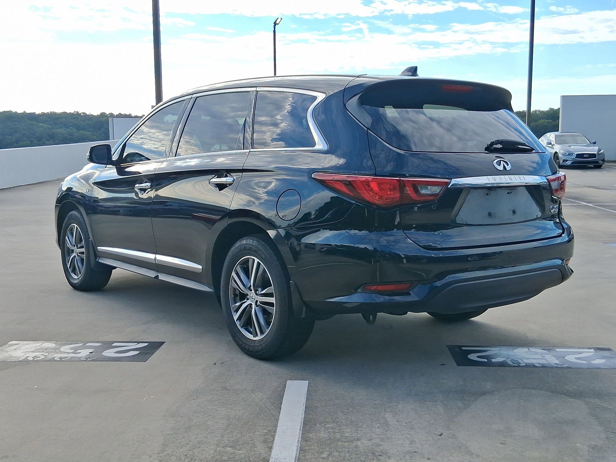 2019 Infiniti QX60 Pure photo 3