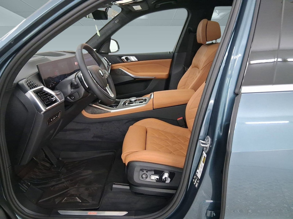 New 2026 BMW X7 xDrive40i SUV