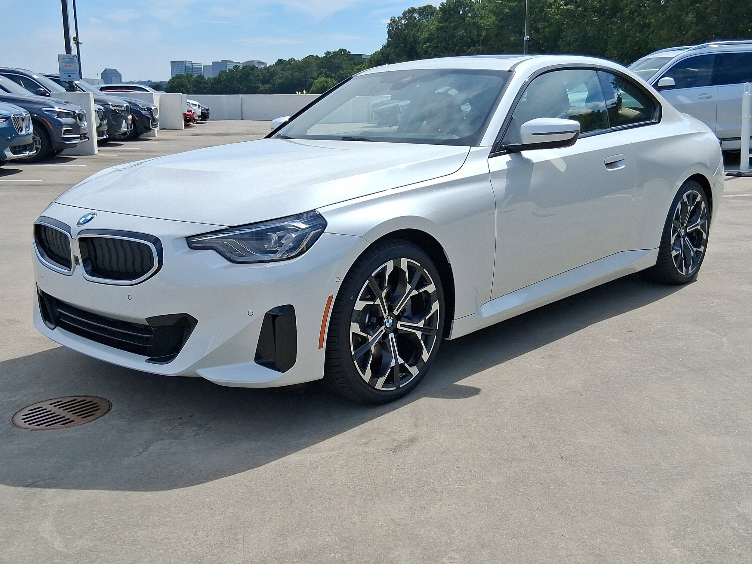2025 Bmw 230i Coupe photo 3