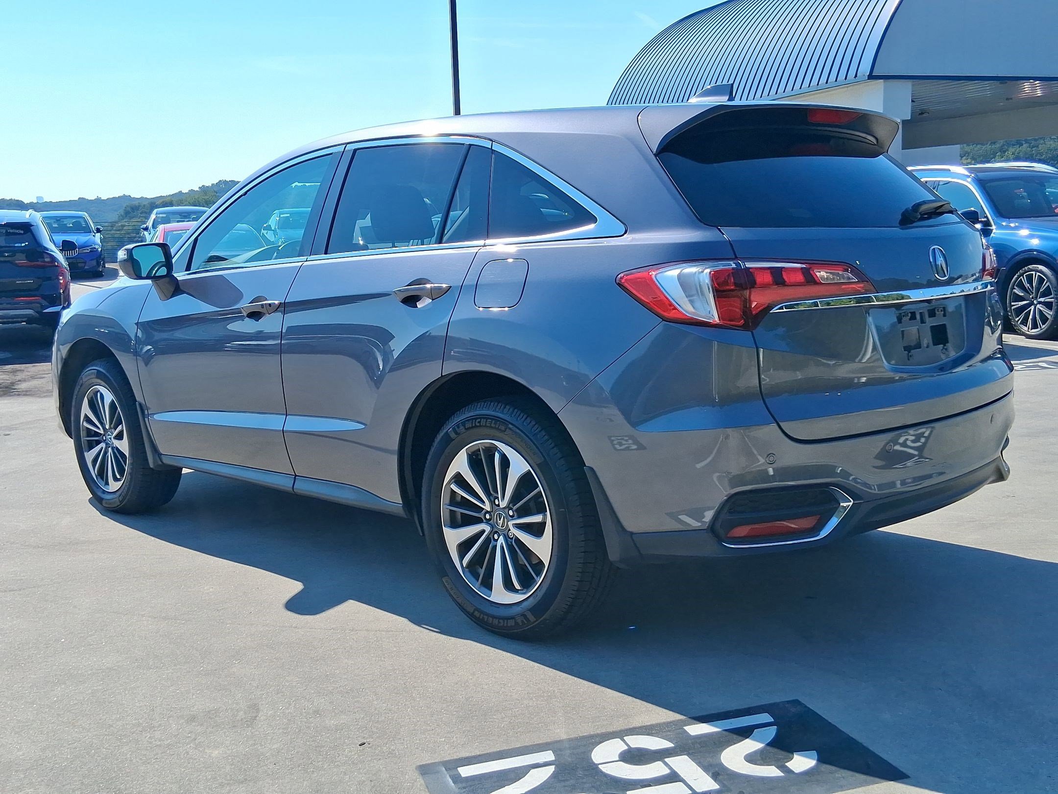2017 Acura RDX Advance photo 2