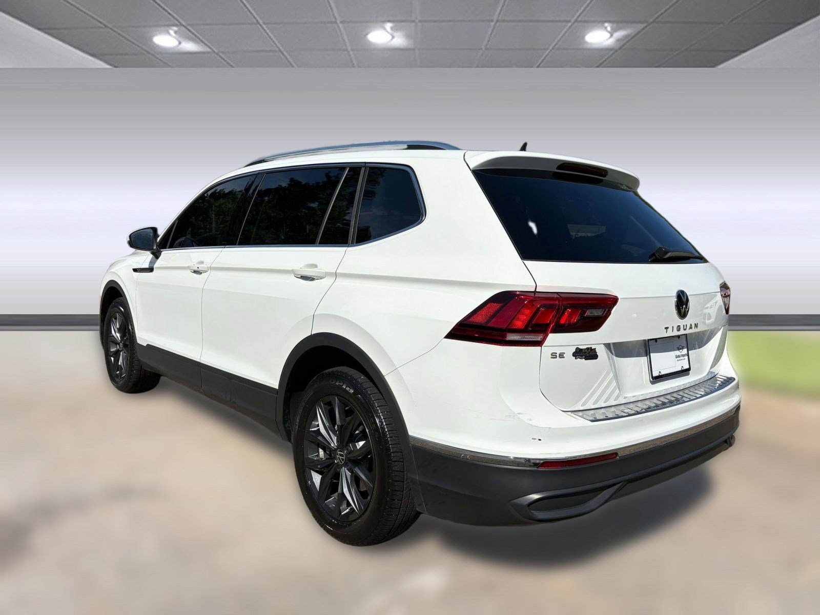 2022 Volkswagen Tiguan SE photo 3