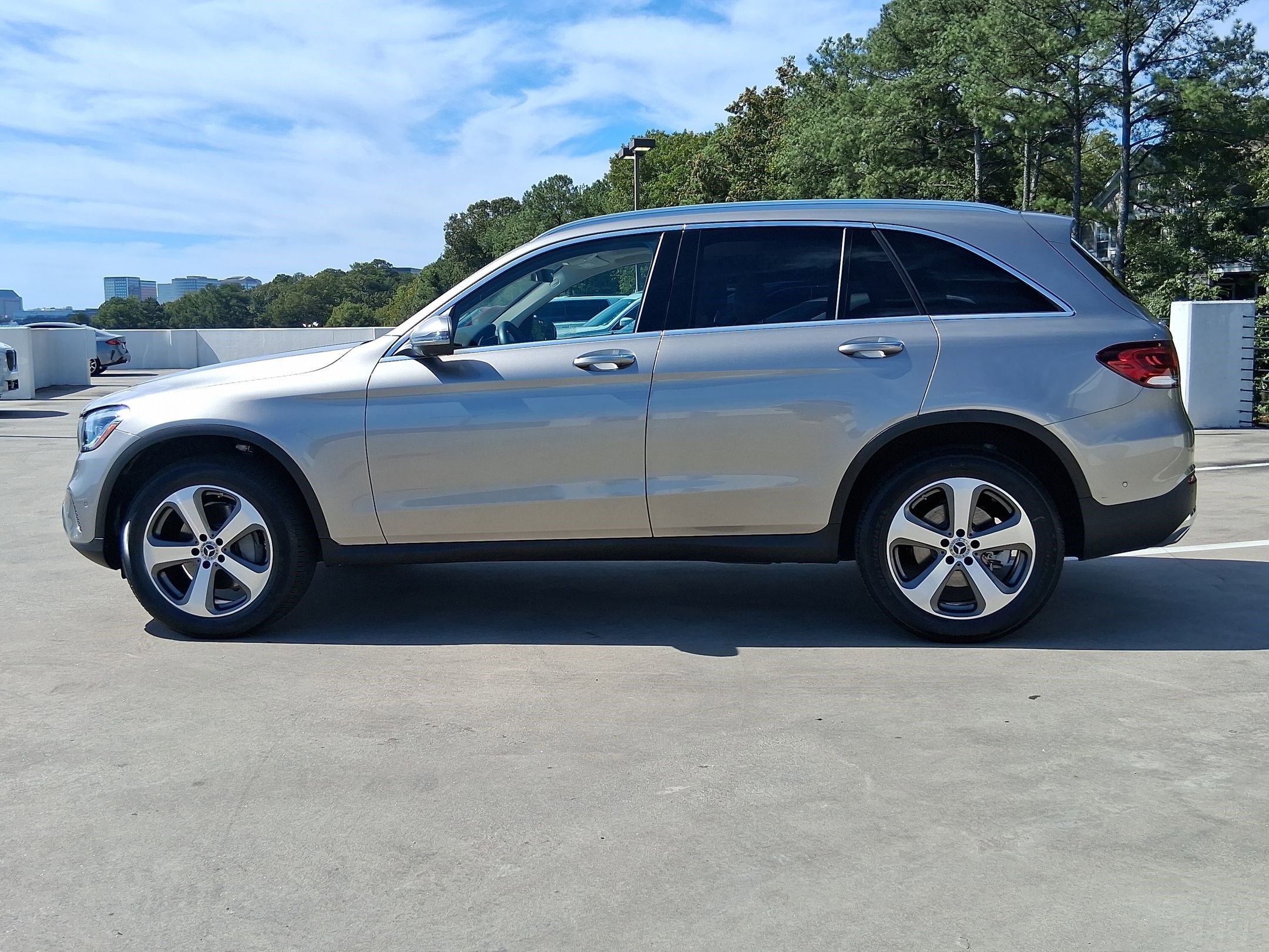2020 Mercedes Benz GLC 300 photo 2
