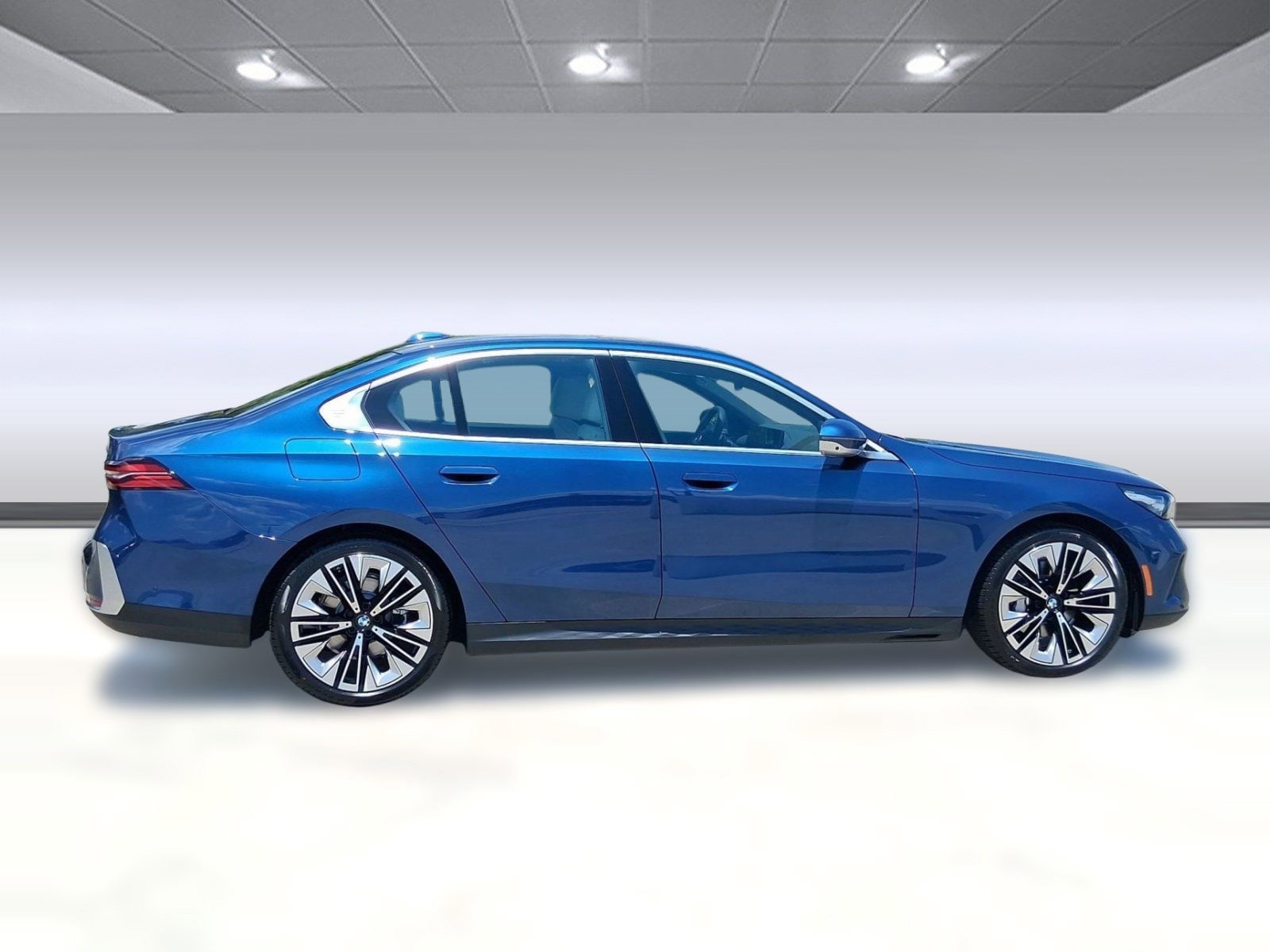 2026 BMW 5 Series 530i - Photo 6