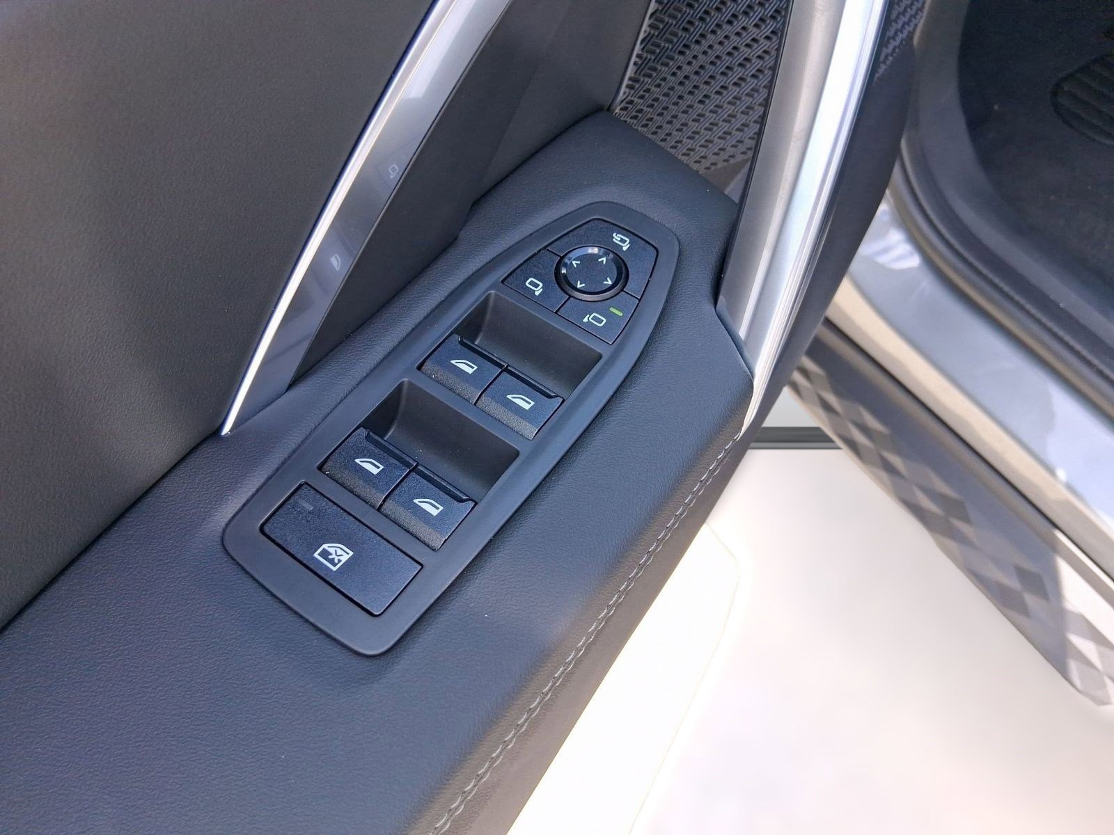 2026 BMW X2 28i - Photo 19