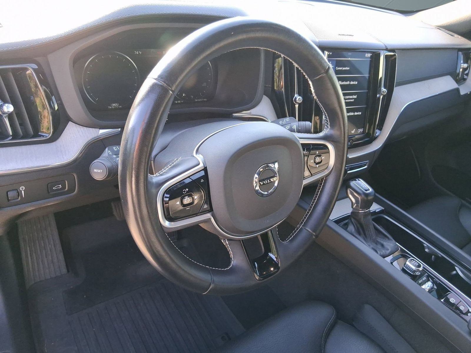 2020 Volvo XC60 T5 Inscription photo 3