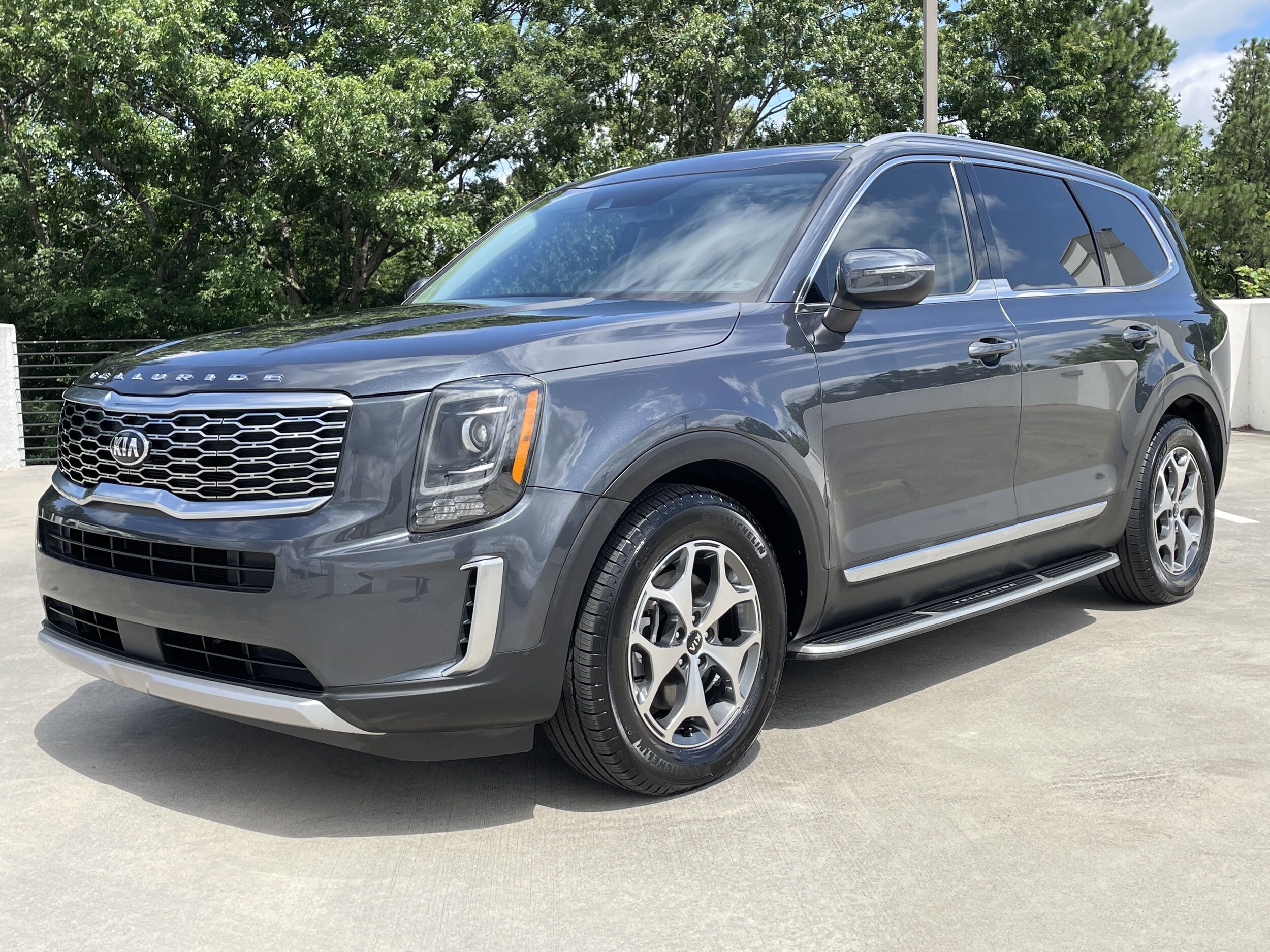 2020 Kia Telluride EX photo 3