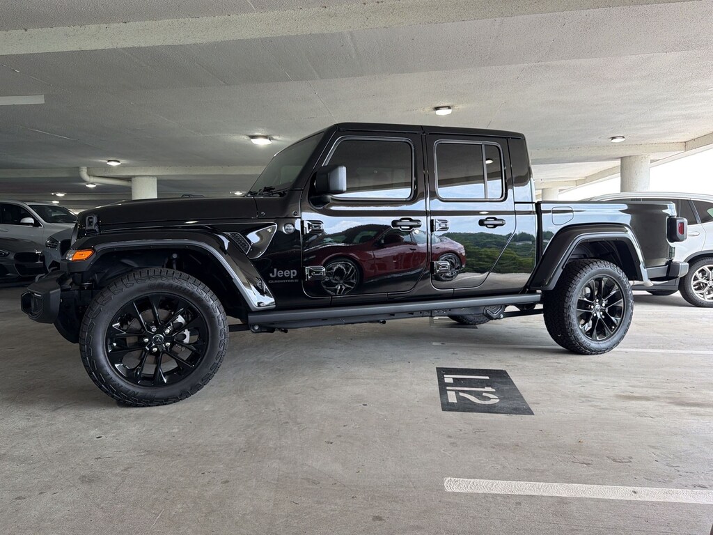 Used 2024 Jeep Gladiator Sport Truck Crew Cab