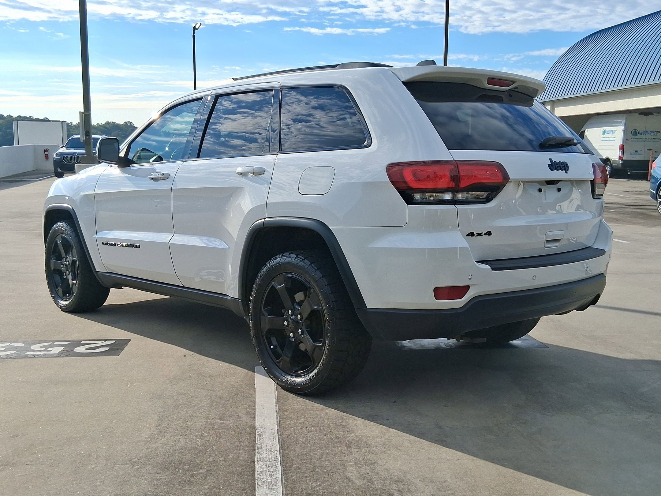 2019 Jeep Grand Cherokee Laredo photo 3