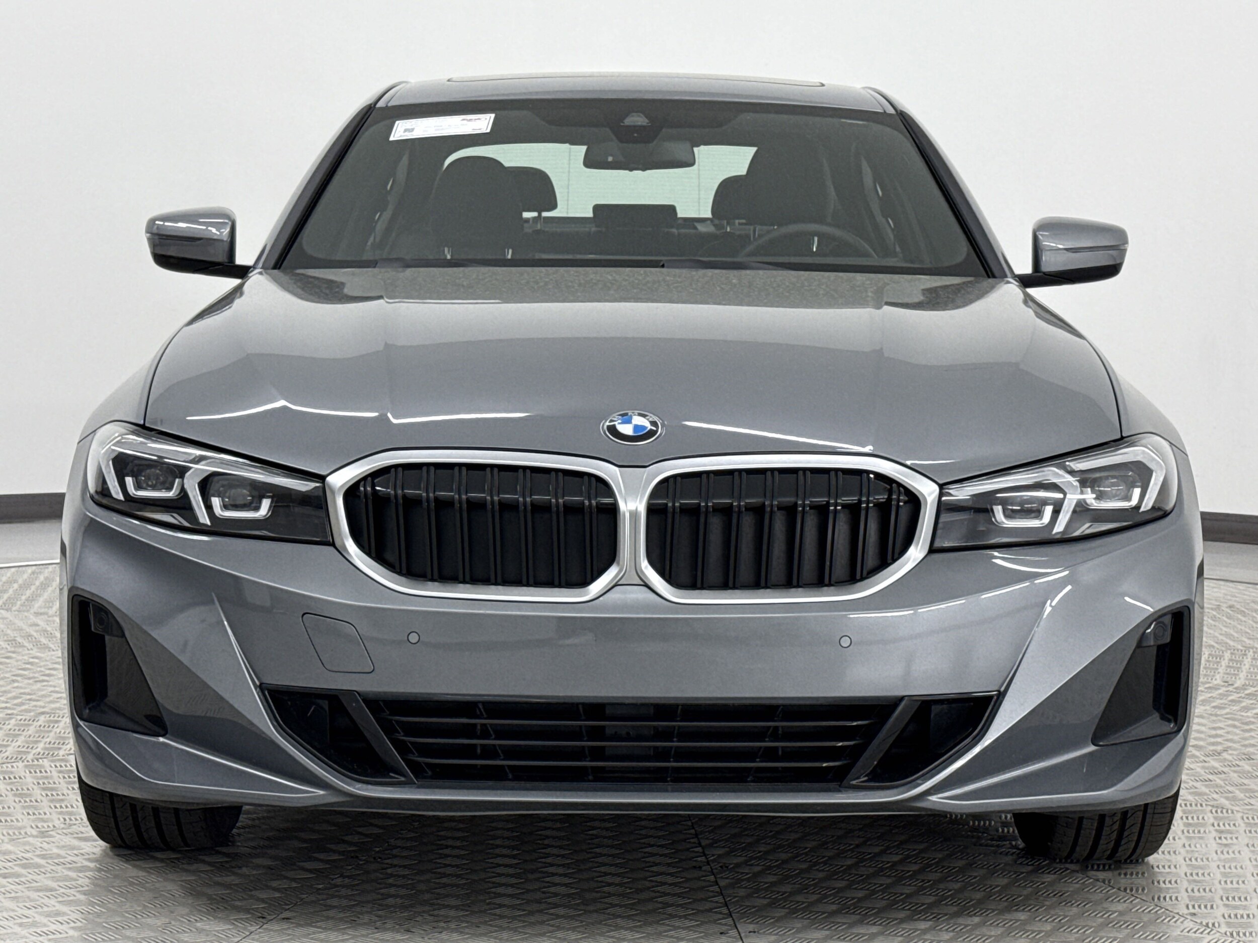2024 Bmw 330i photo 2