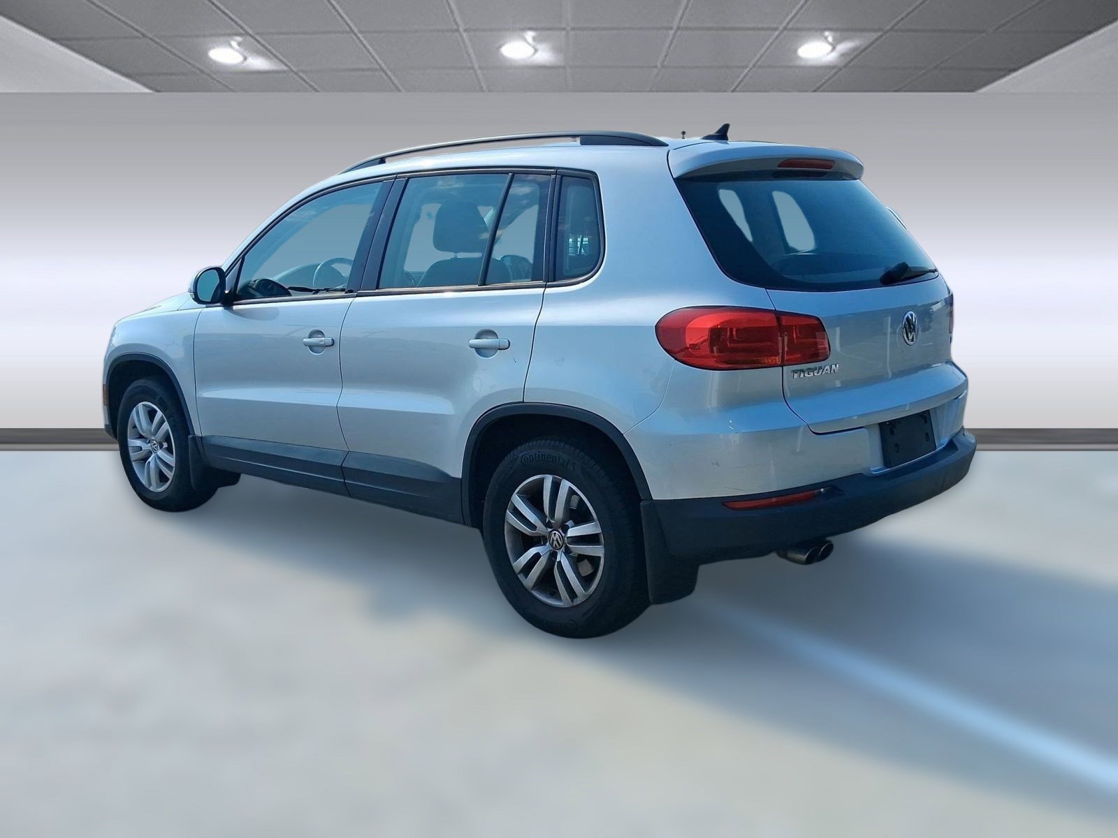 2017 Volkswagen Tiguan S photo 3