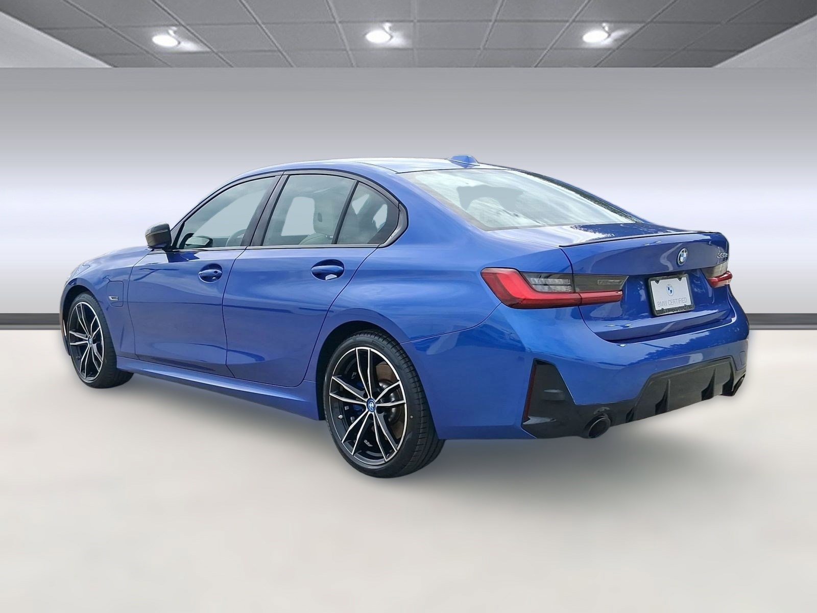 2023 Bmw 330e photo 3