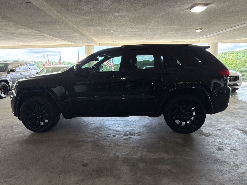 Used 2020 Jeep Grand Cherokee Altitude SUV