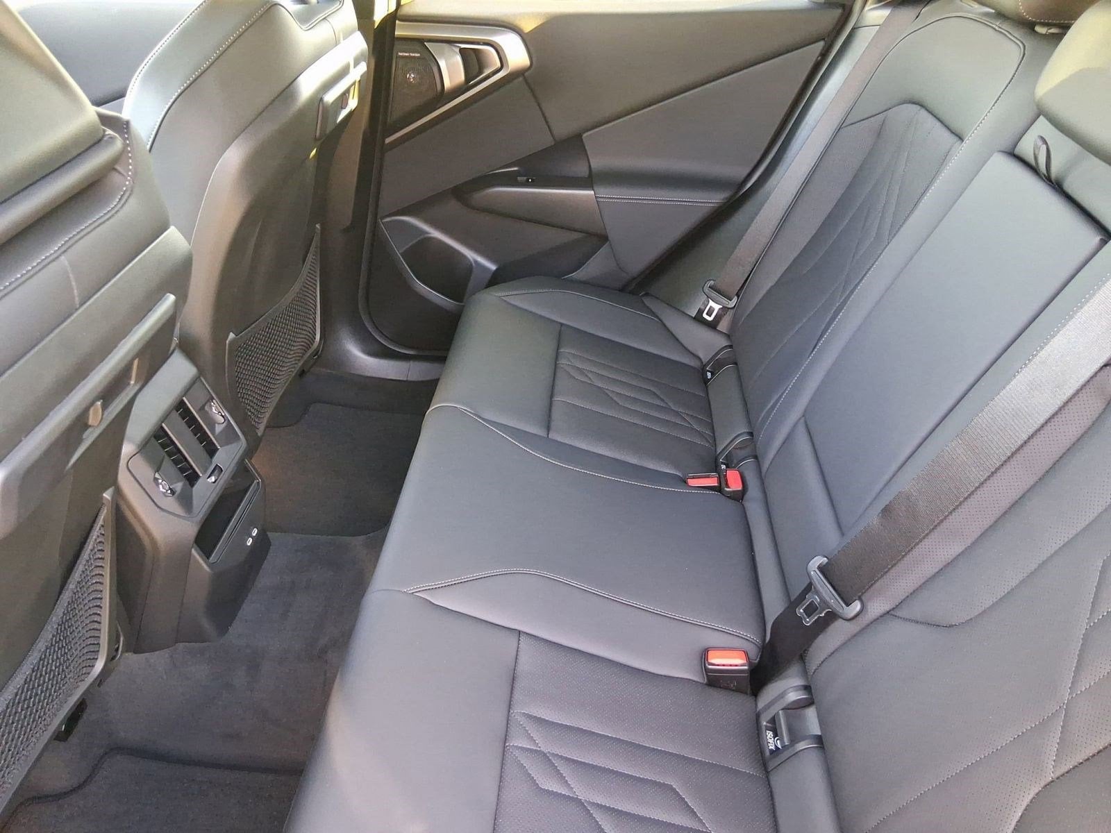 2026 BMW X3 30 - Photo 27