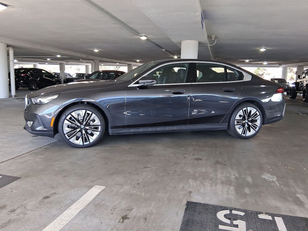Used 2025 BMW 530i Sedan