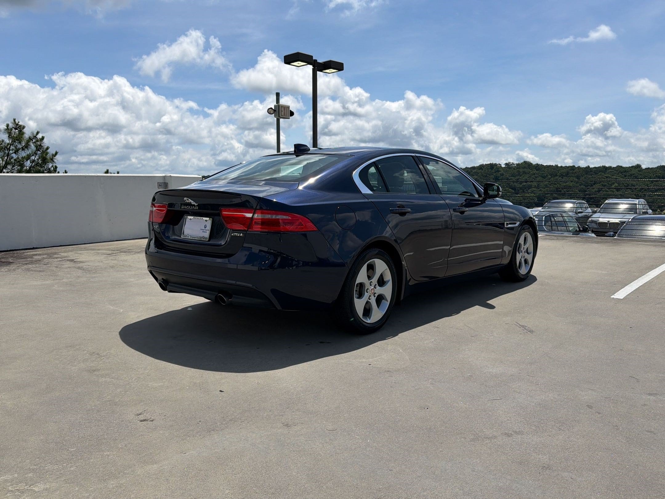 XE 25t Sedan