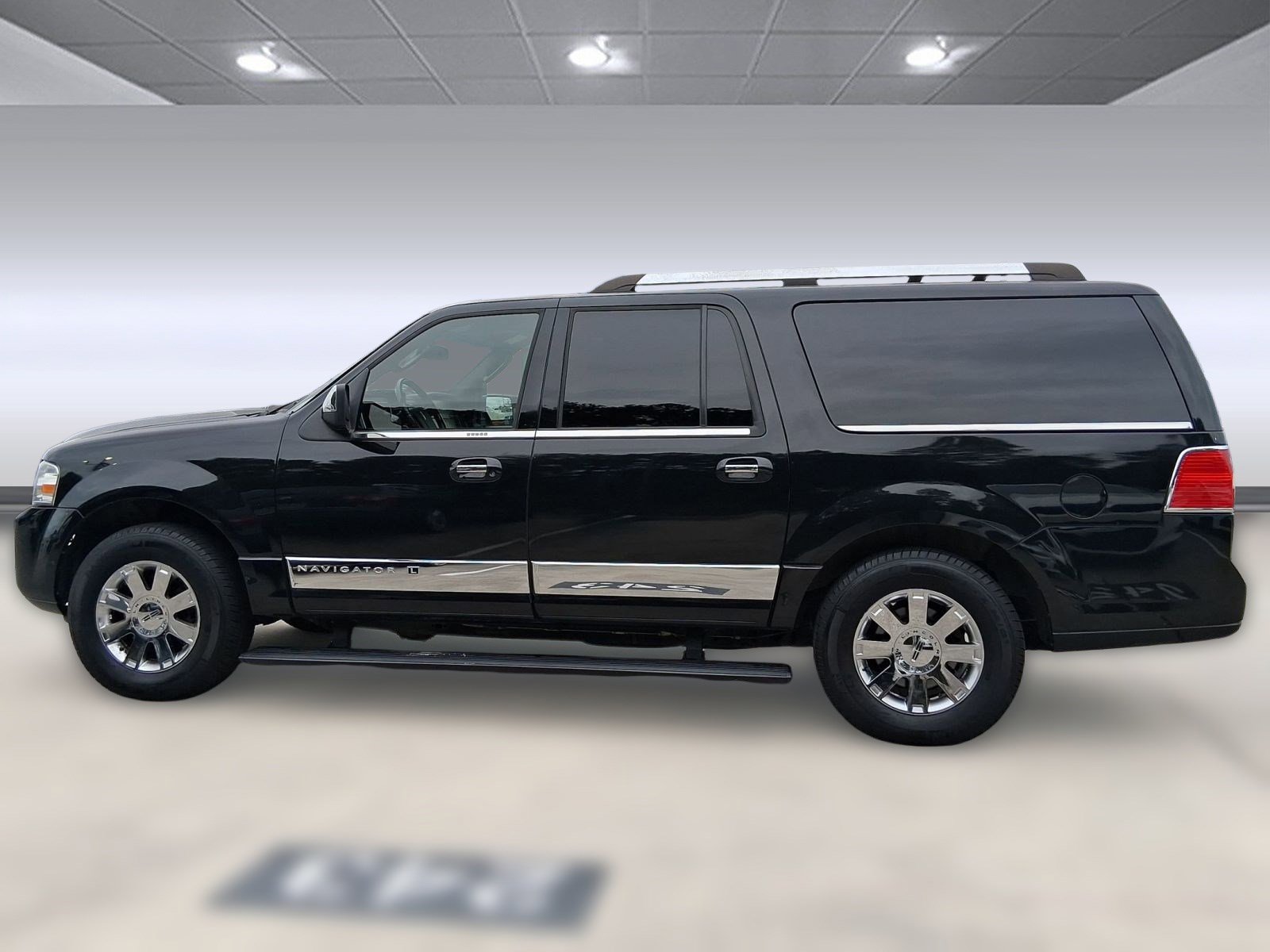 2014 Lincoln Navigator L photo 2