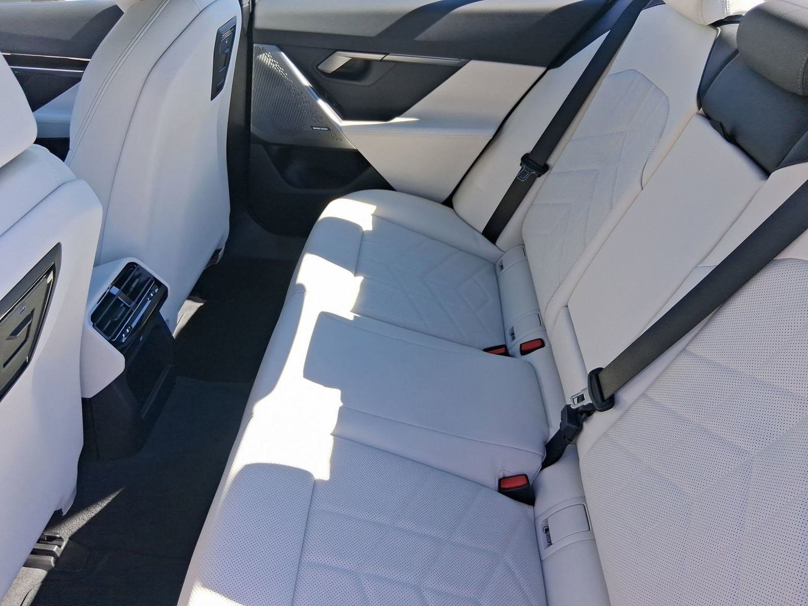2026 BMW 5 Series 530i - Photo 26