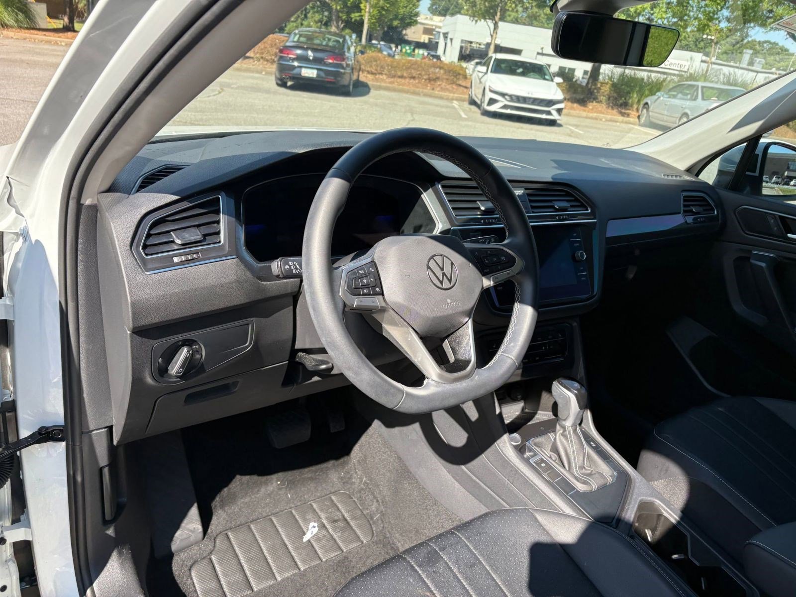 2022 Volkswagen Tiguan SE photo 4