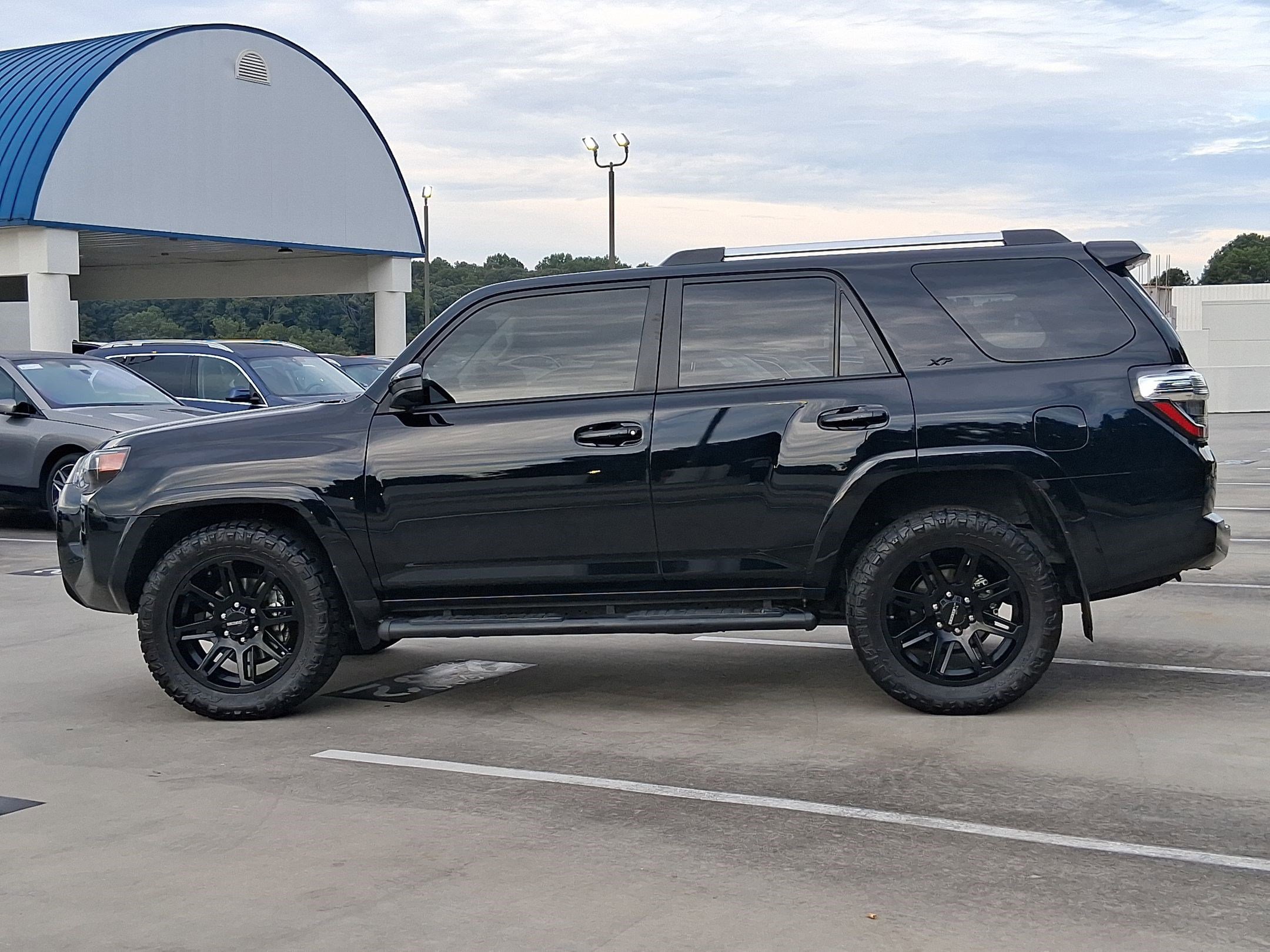 2023 Toyota 4Runner SR5 photo 2