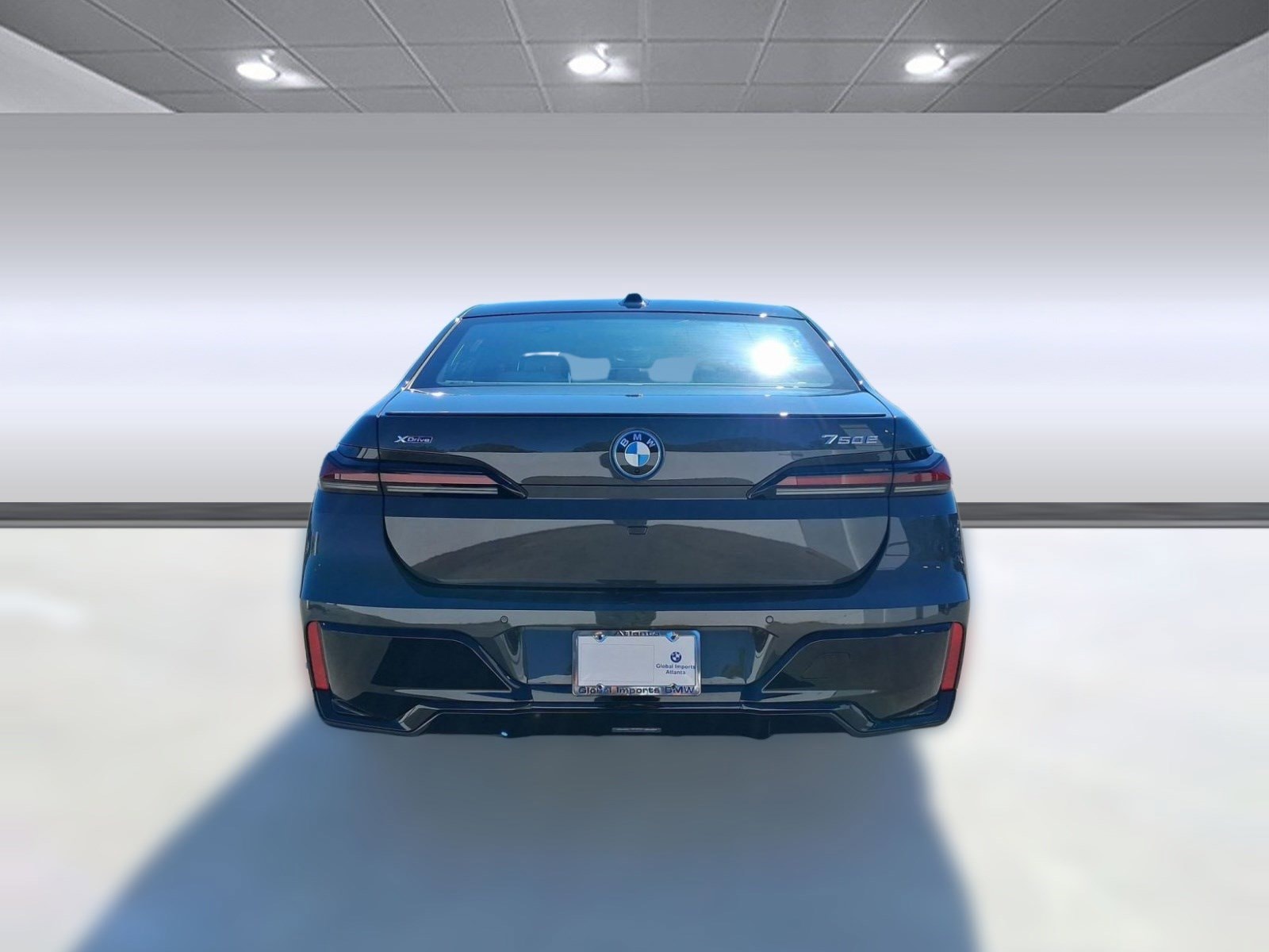 2026 BMW 7 Series 750e - Photo 9