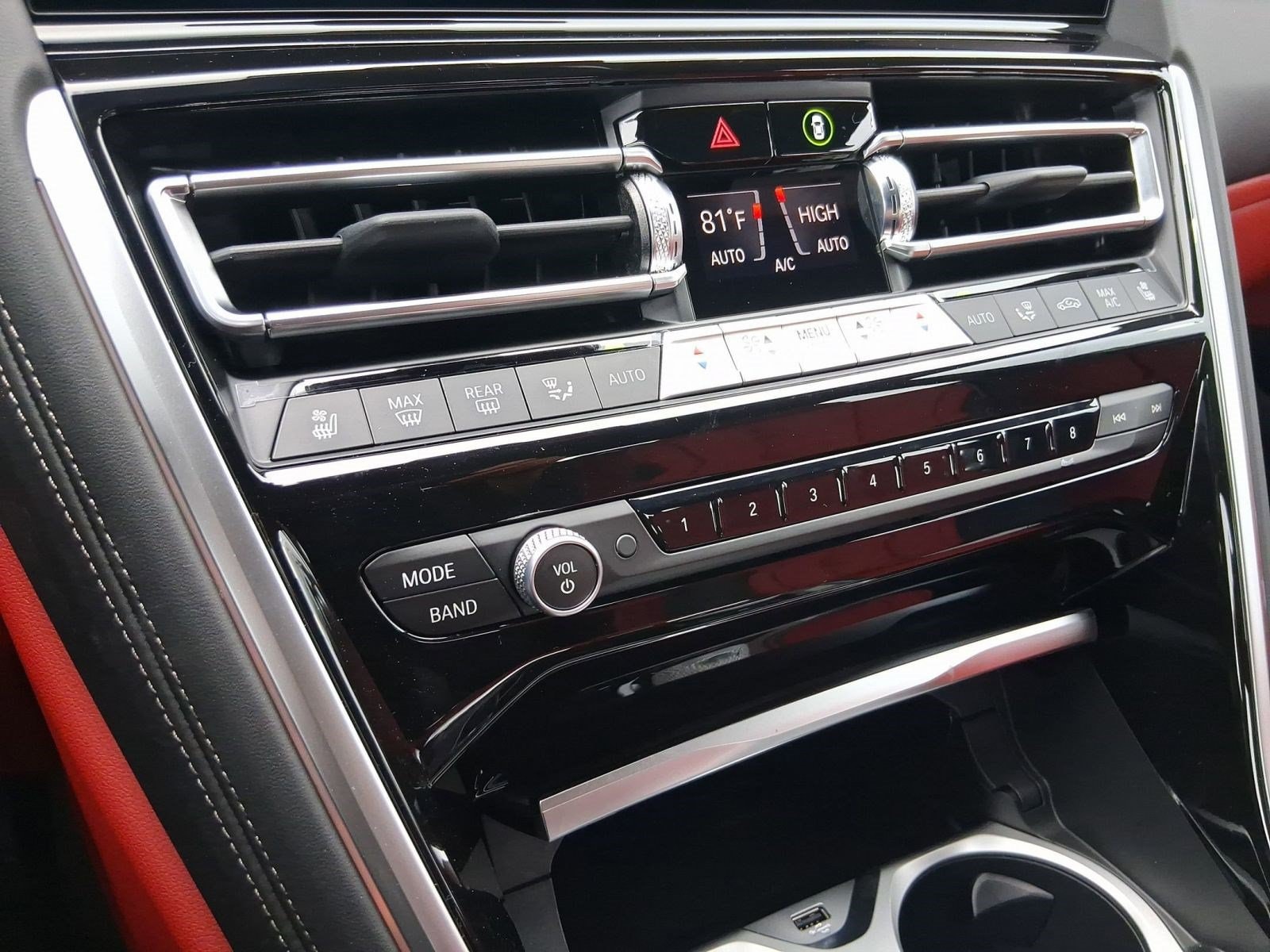 2026 BMW 8 Series 840i - Photo 27
