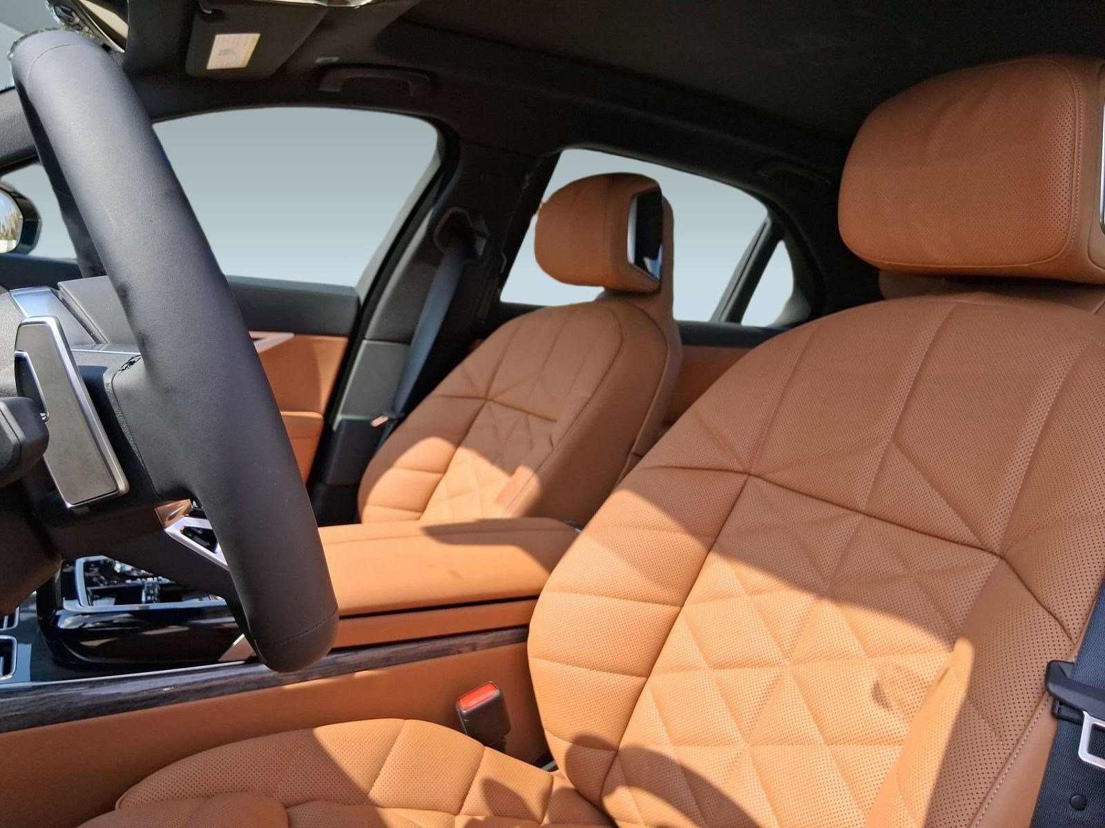 2026 Bmw 740i photo 4