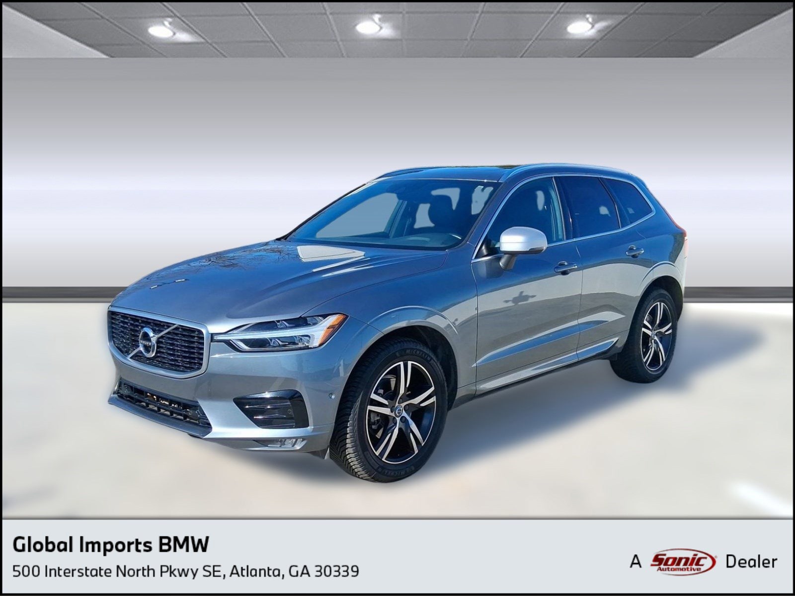 2019 Volvo XC60 R-Design's photo