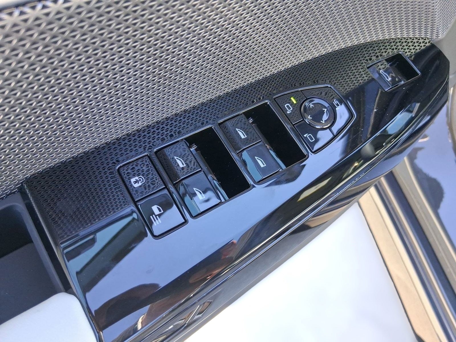 2026 BMW 7 Series 750e - Photo 19