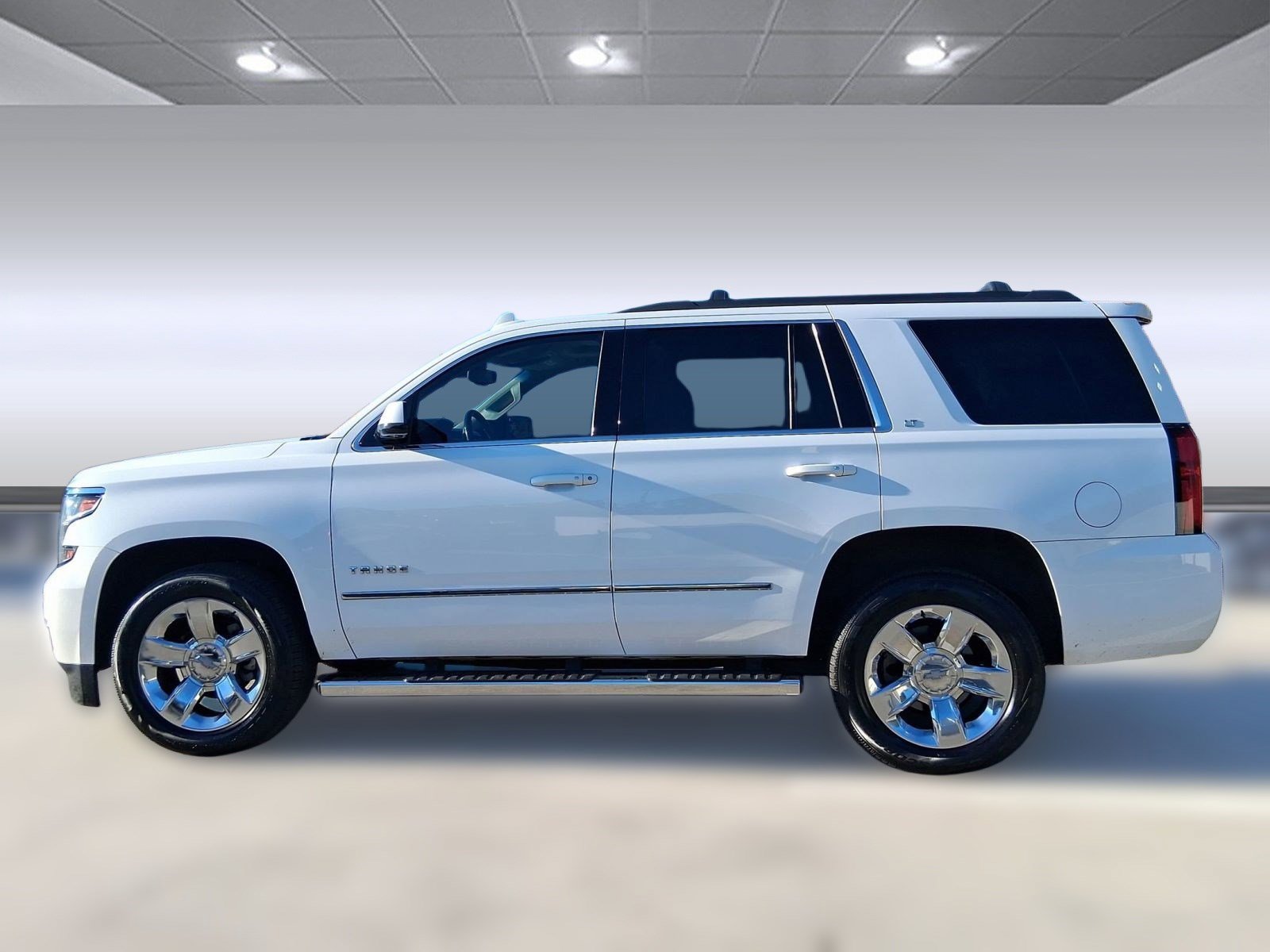 2018 Chevrolet Tahoe LT photo 2