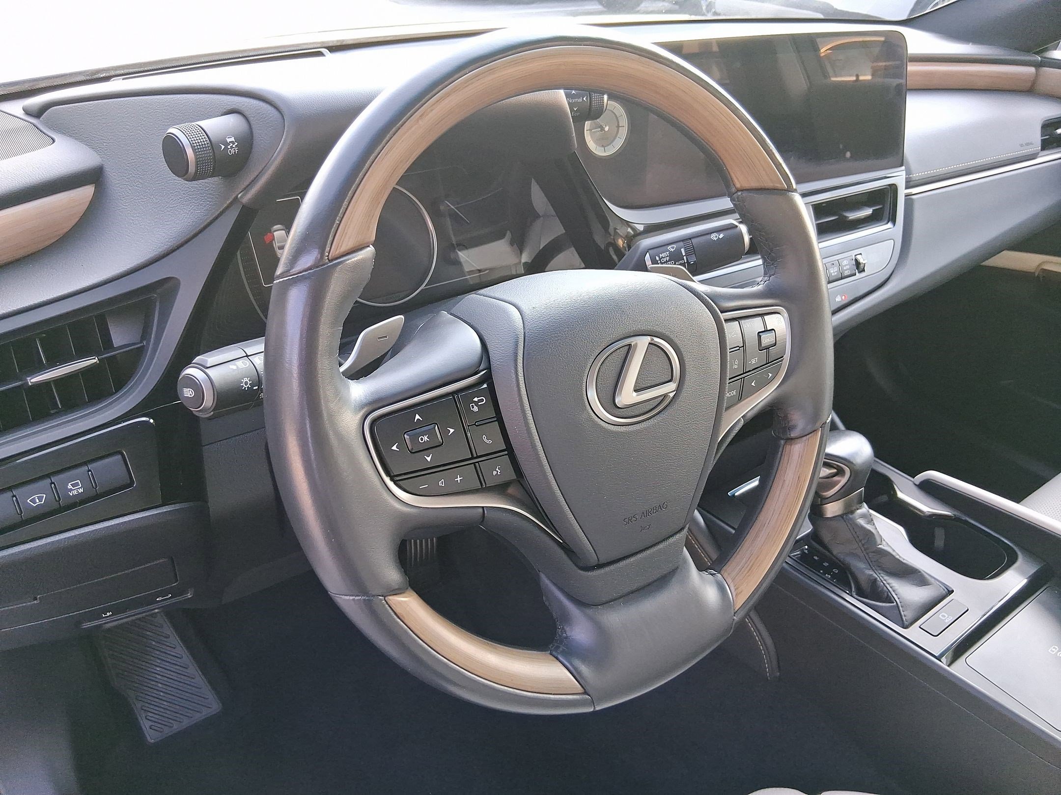 2024 Lexus ES 350 Ultra Luxury photo 4