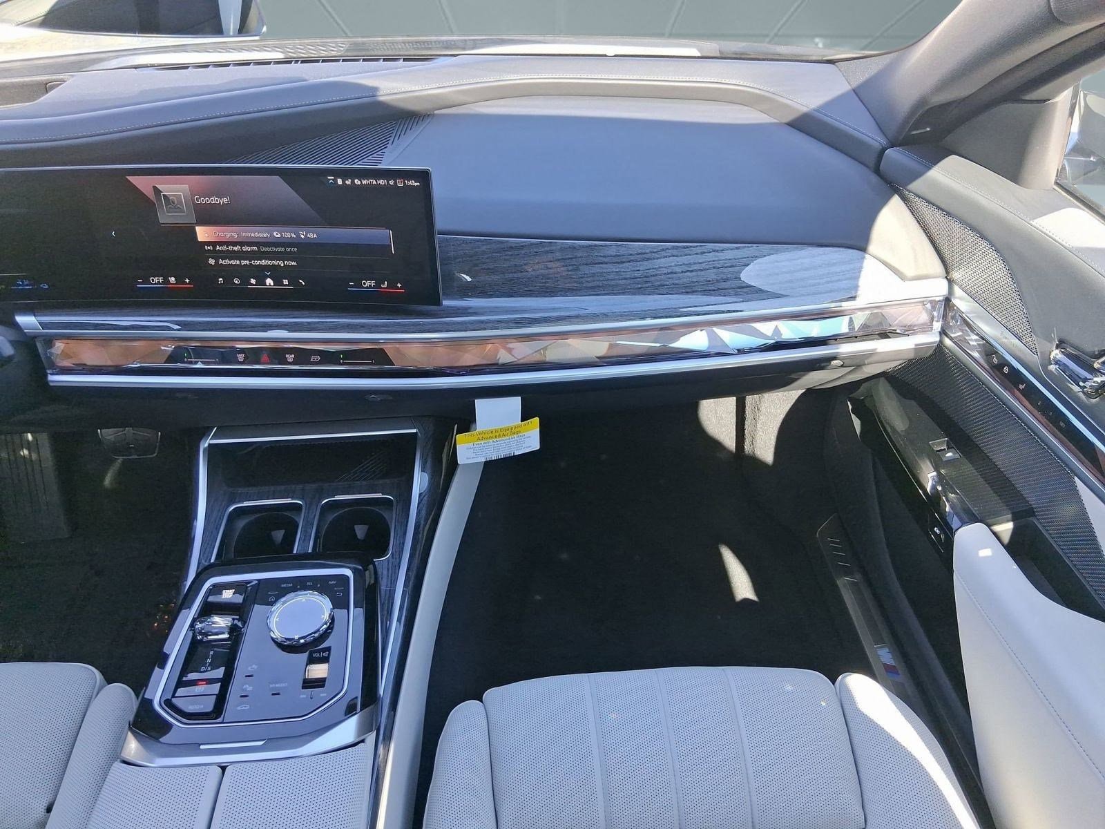 2026 BMW 7 Series 750e - Photo 29