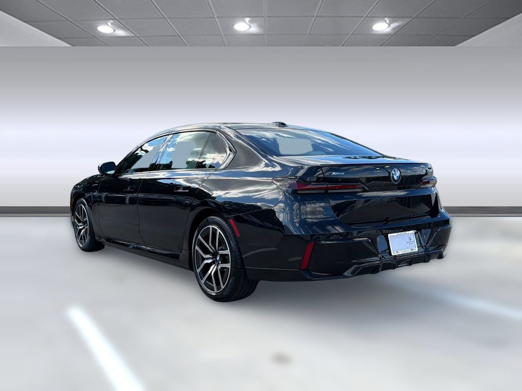 New 2026 BMW 750e xDrive Sedan