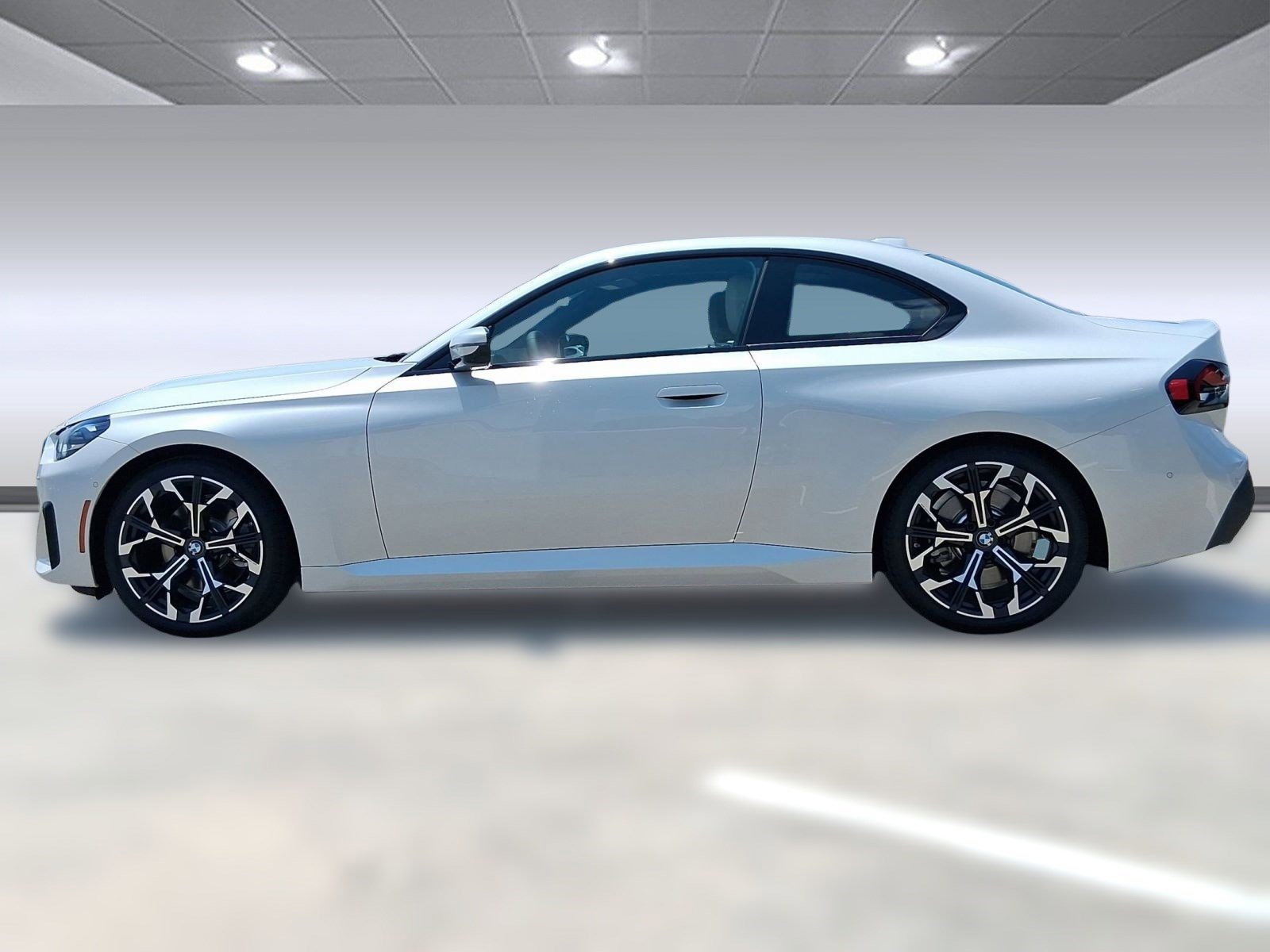 2025 Bmw 230i Coupe photo 2