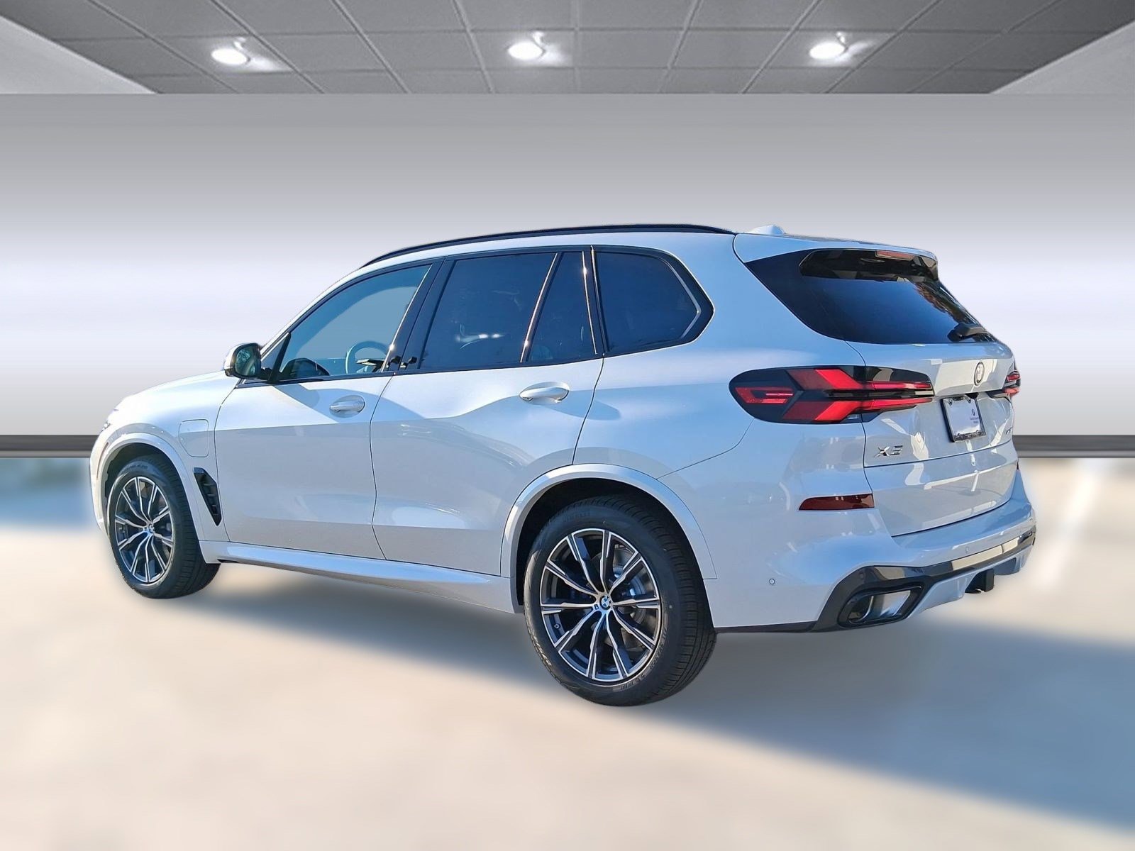 2026 Bmw X5 xDrive50e photo 2
