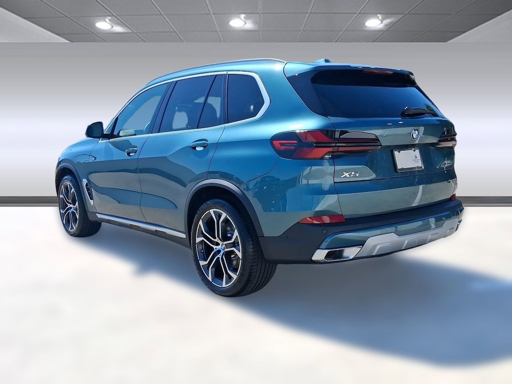 New 2026 BMW X5 sDrive40i SUV
