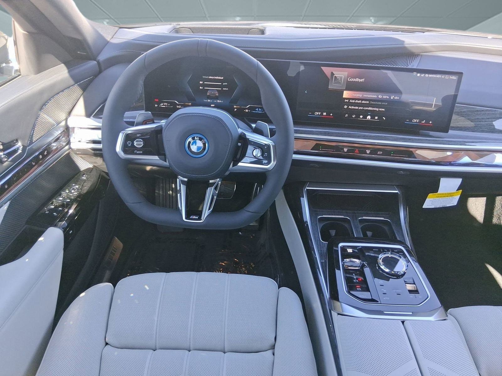 2026 BMW 7 Series 750e - Photo 28