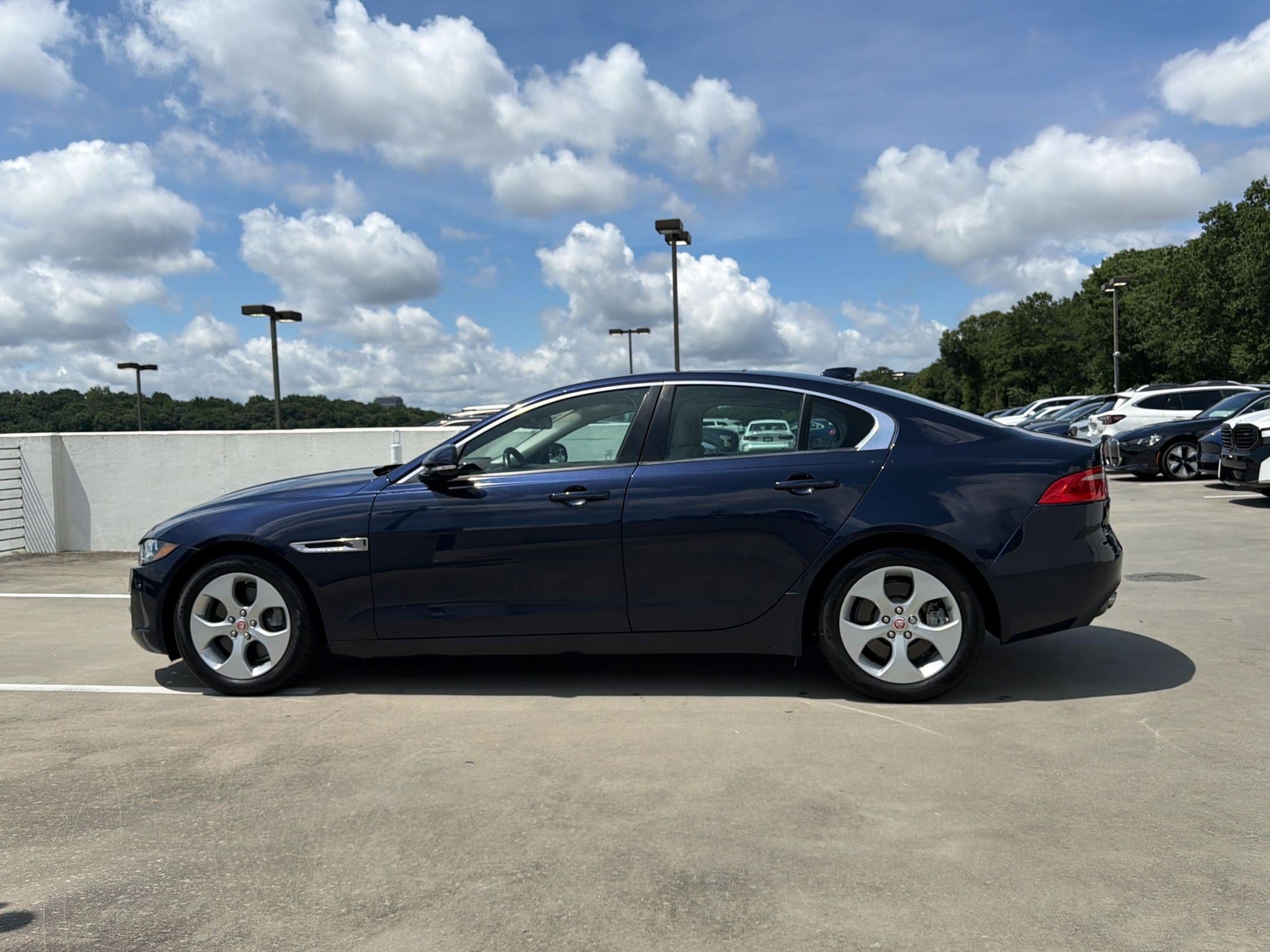 XE 25t Sedan
