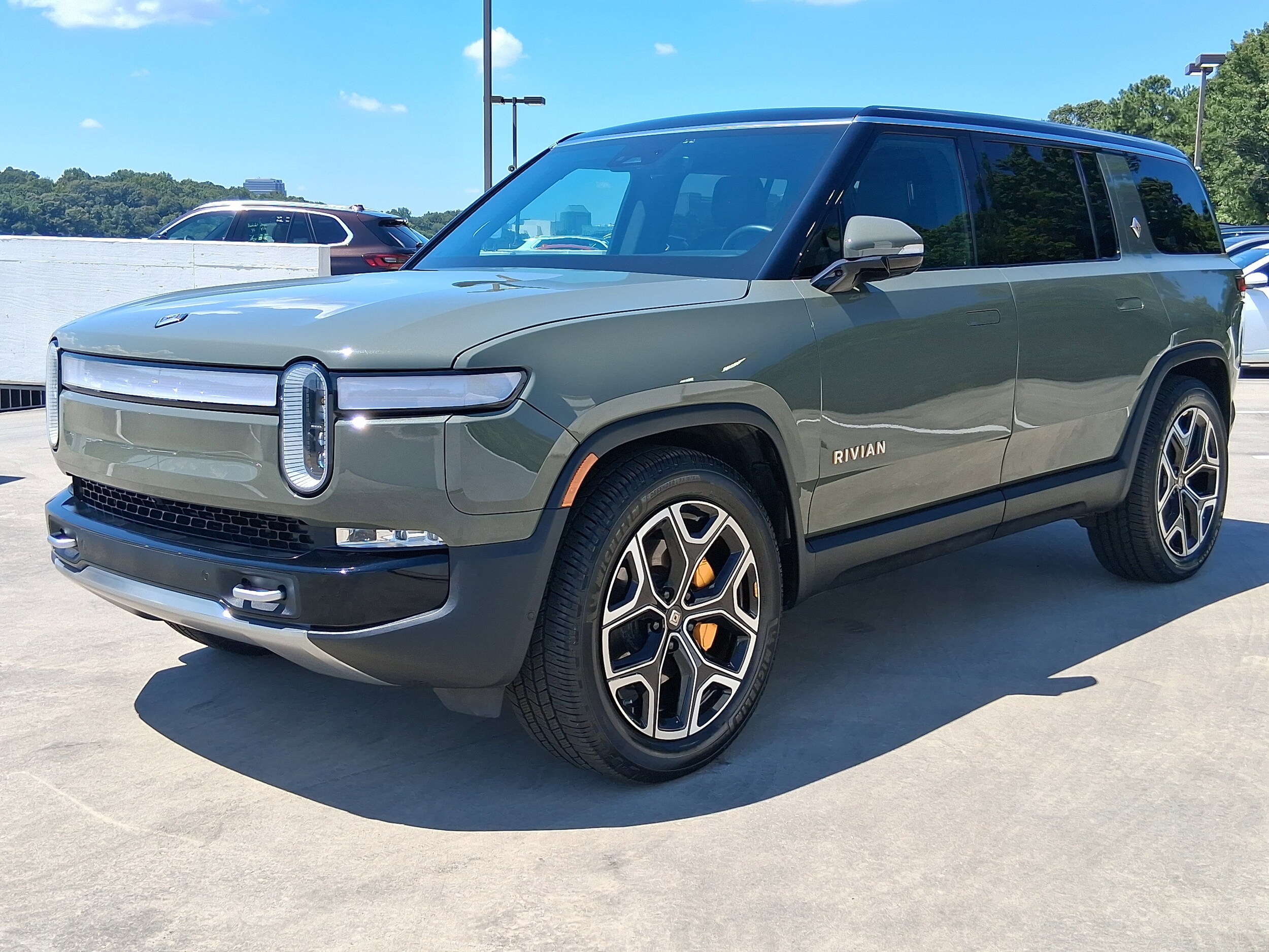 2022 Rivian R1S Launch Edition photo 3