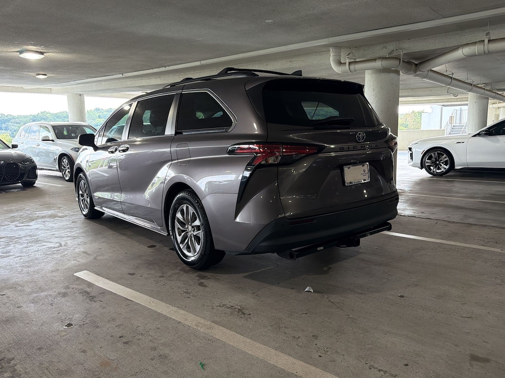 Used 2021 Toyota Sienna XLE 8 Passenger Van