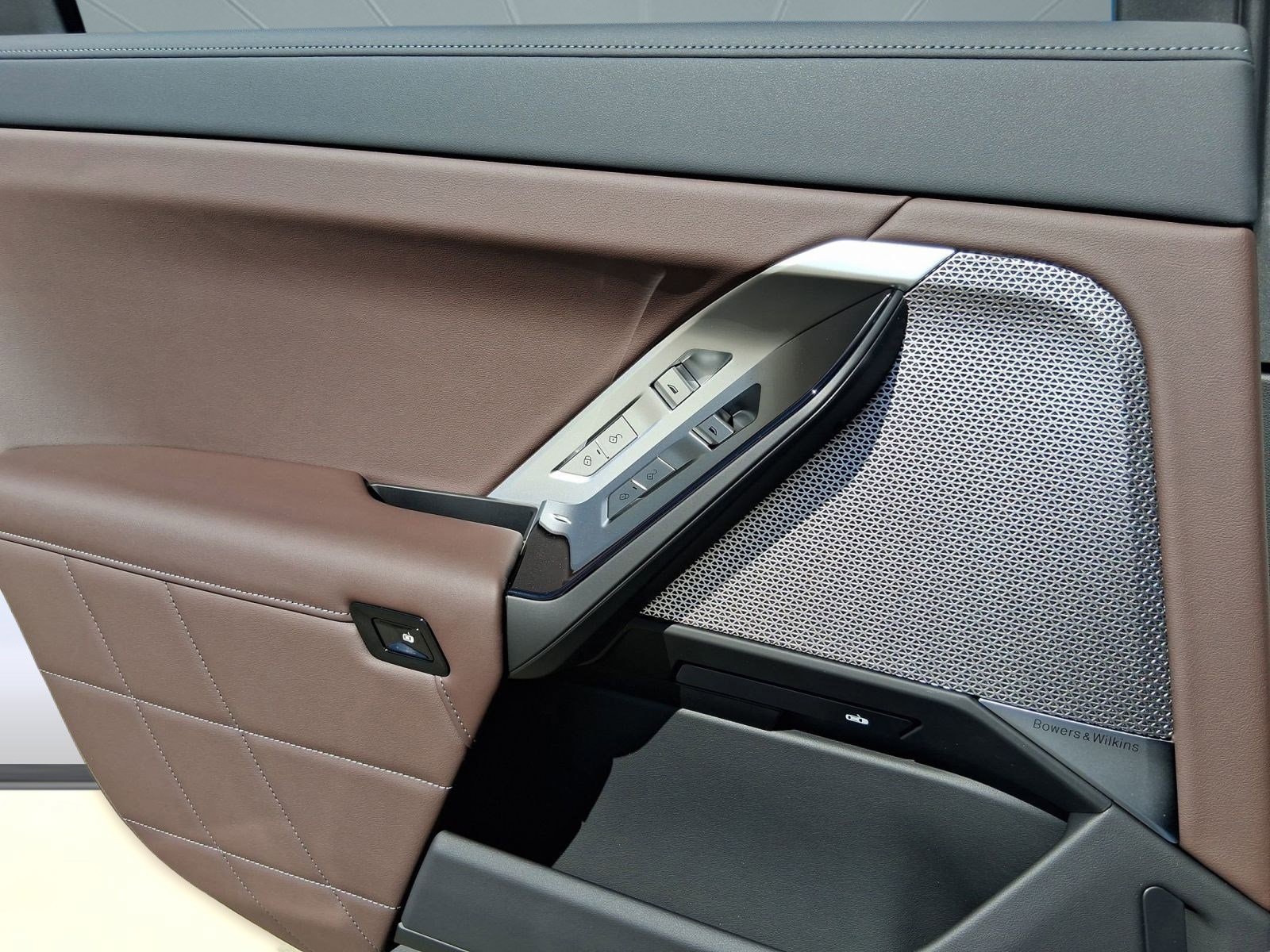 2026 BMW 7 Series 750e - Photo 27